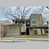 Harvard University's Carpenter Center for the Visual Arts (1960-63),  Cambridge, Massachusetts, Foto Bobak Ha'Eri, Wikipedia.jpg